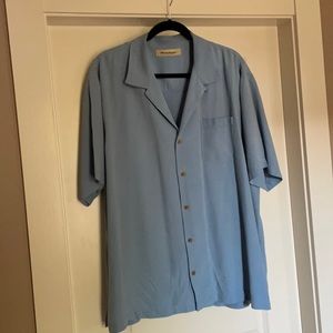 Men’s Tommy Bahama short sleeve shirt size XL light blue